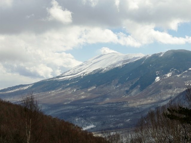 右手に浅間山が見えてきました